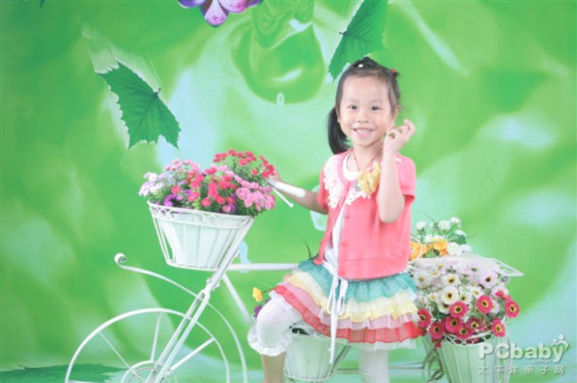 女兒的照片書已經(jīng)好幾本了，暫時(shí)不做這類產(chǎn)品，不過臺(tái)歷和賀卡是要嘗試的